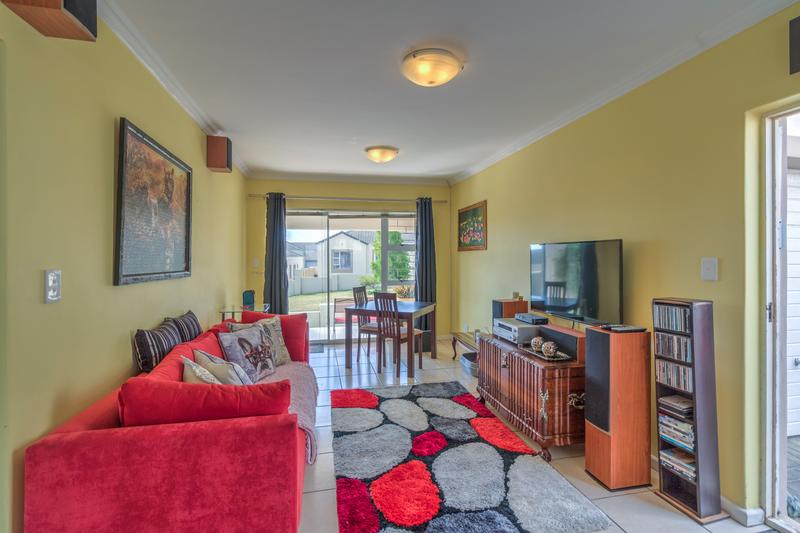 2 Bedroom Property for Sale in Somerset West Western Cape
